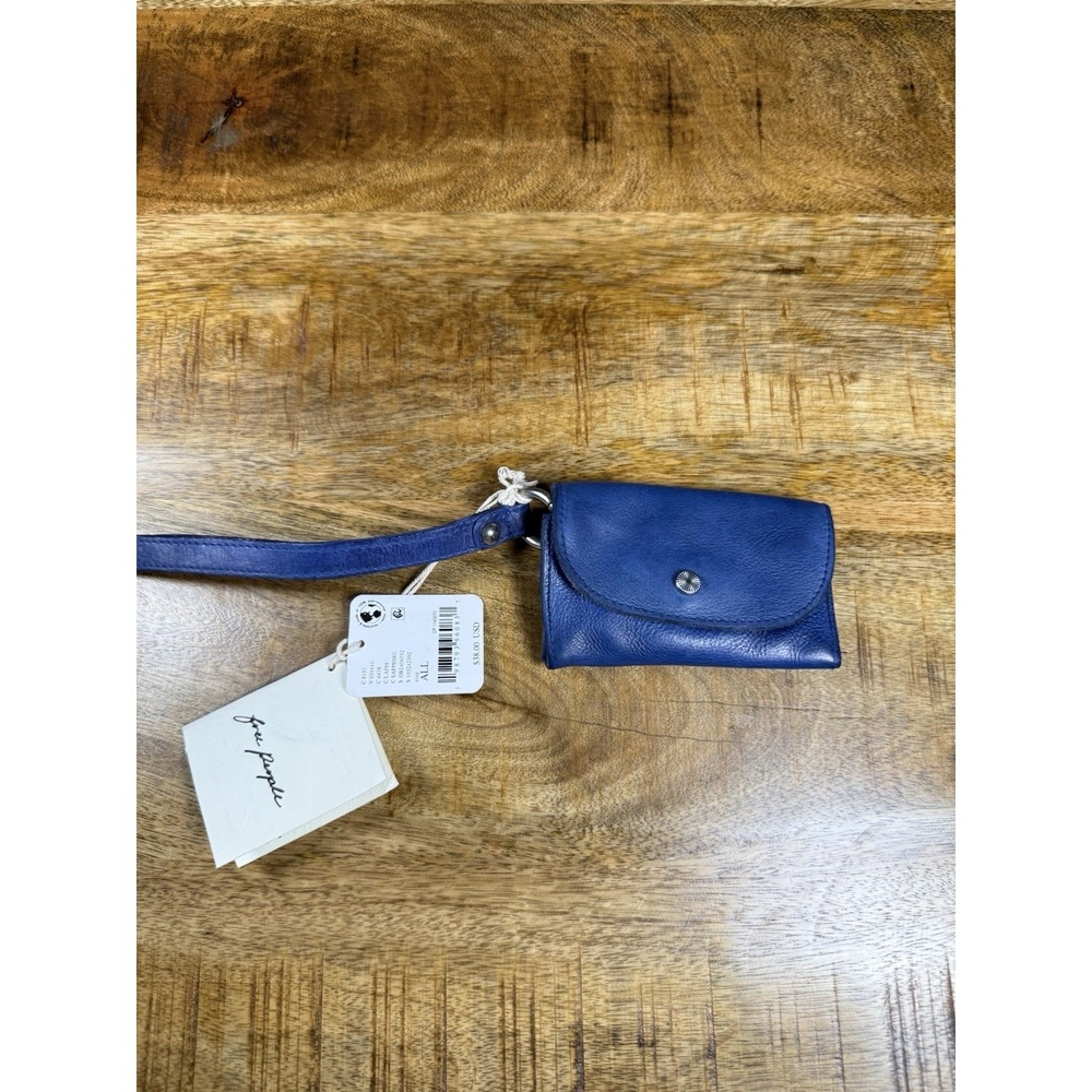 Free People NWT Blue Leather Wristlet Wallet Card Holder Clutch Sapphire